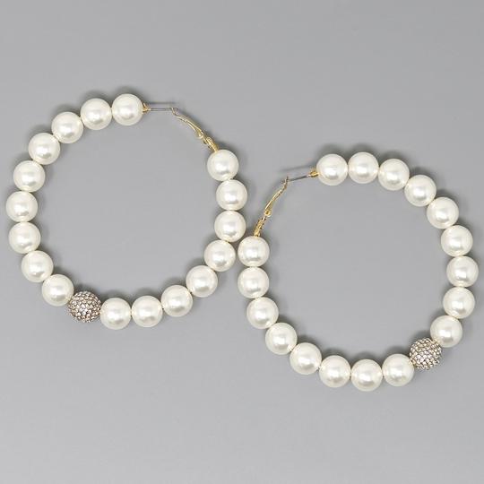 PEARLS MULTI SIZE LARGE HOOP EARRING